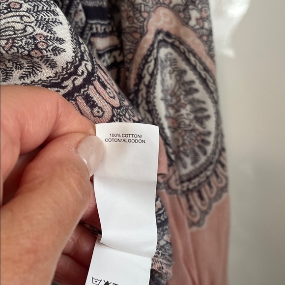 Lucky Brand NWOT Blush and Grey Paisley Bohemian Cotton Blouse, Size M - Picture 13 of 13
